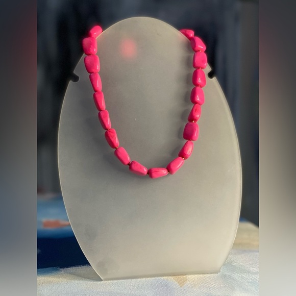 60's Vintage Crown TRIFARI Magenta Chicklet Beaded Demi Necklace RARE - Picture 6 of 6